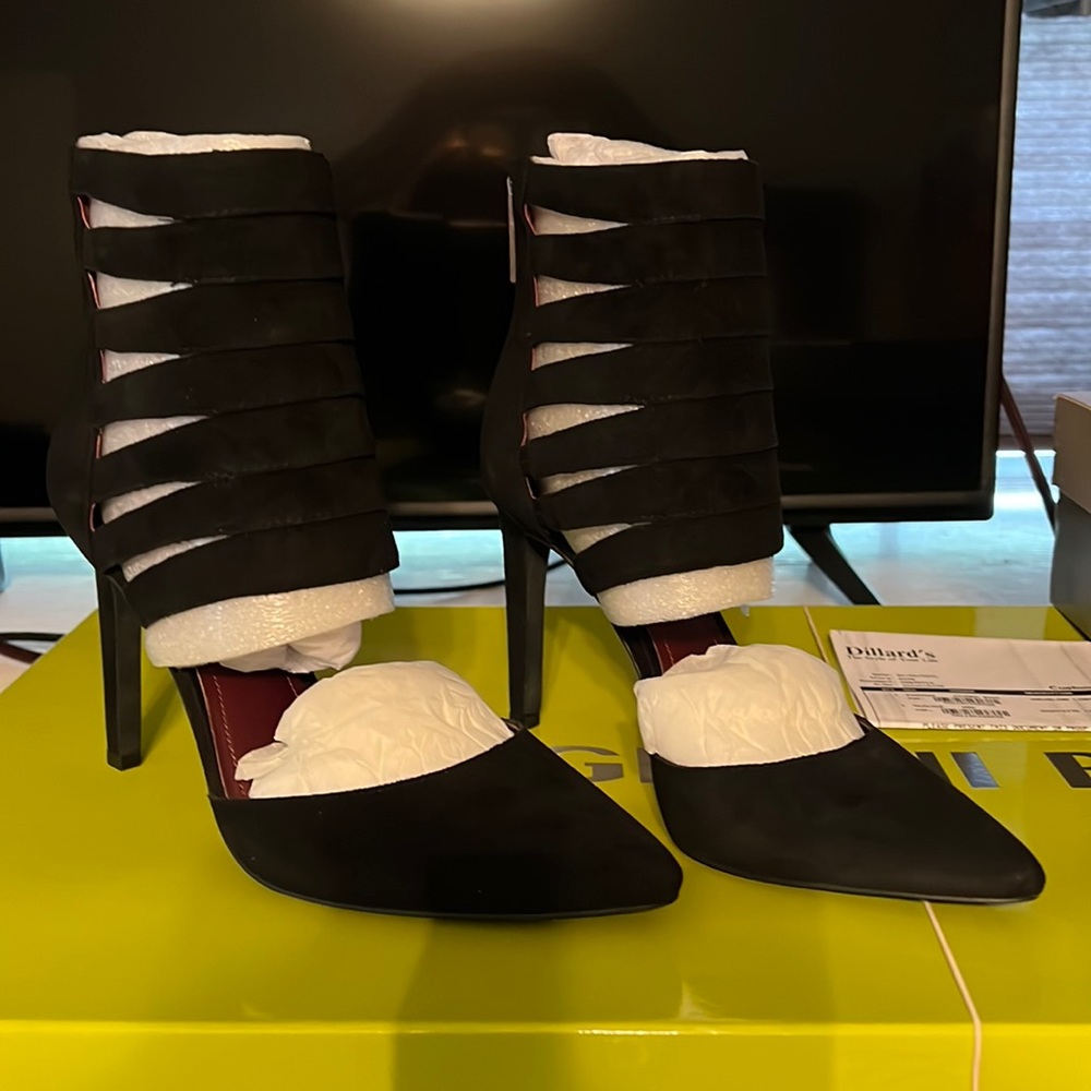 BCBG Chellsea heels
